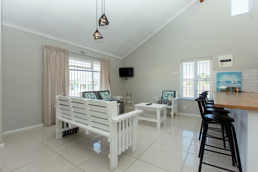 4 Bedroom Property for Sale in Middedorp Western Cape